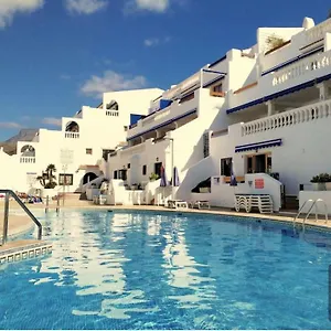 https://port-royale-los-cristianos-tenerife.in-canary-islands.com